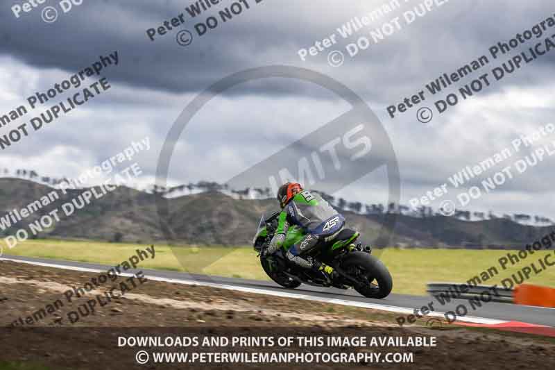 cadwell no limits trackday;cadwell park;cadwell park photographs;cadwell trackday photographs;enduro digital images;event digital images;eventdigitalimages;navarra;no limits trackdays;peter wileman photography;racing digital images;trackday digital images;trackday photos